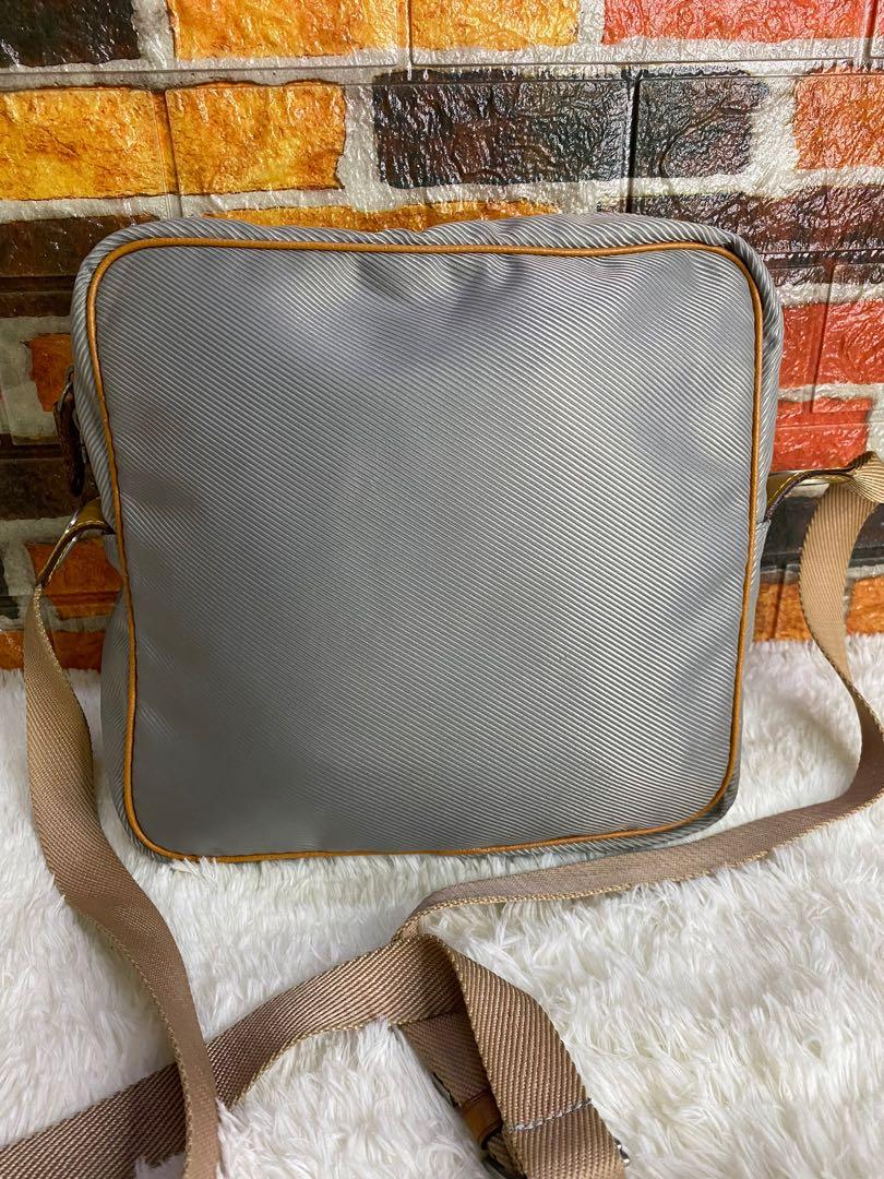 Rare Limited Edition Authentic Louis Vuitton Cup 2009 (Category: Luxury Bags & Wallets) located in Cagayan de Oro. Submitted by riggstuffs (Listing ID 1161047232, Image 2). Description: Guaranteed Authentic Rare Limited edition LV cup 2000 Made of Canvas material with leather trimming The exterior is in very good condition, with no rubs and no open piping at all corners The Interior has a zip pocket and has some minor stains Hardware are good, a 