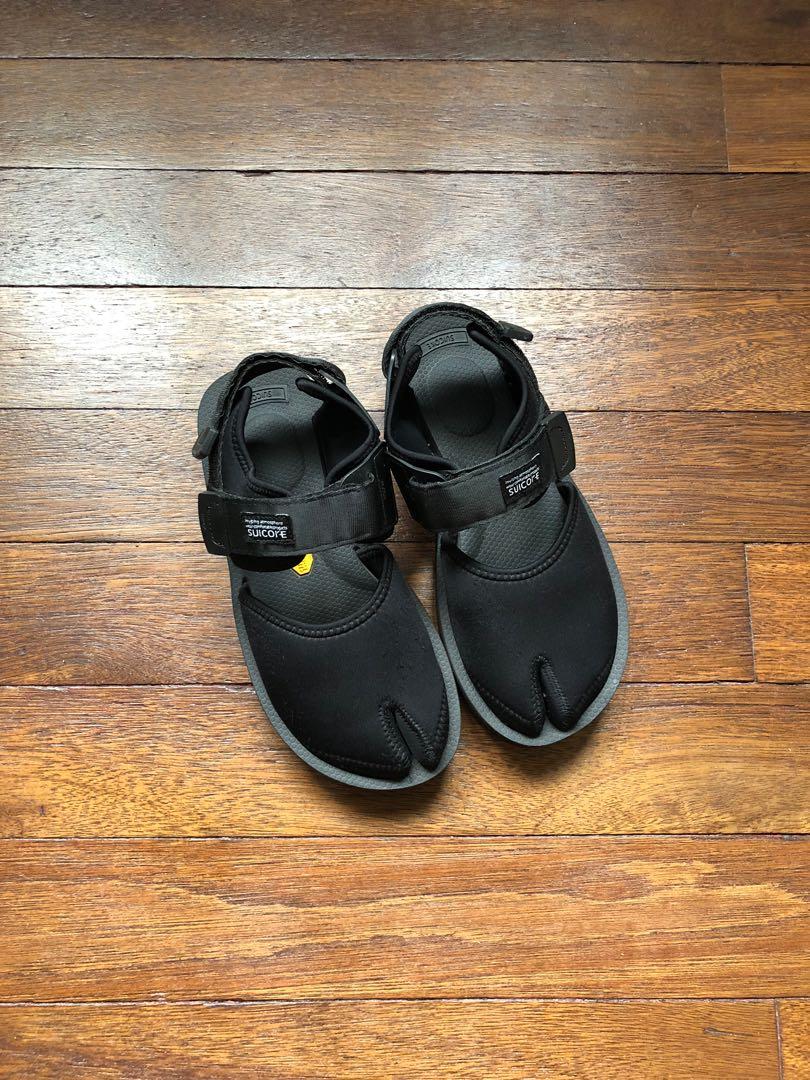 suicoke closed toe
