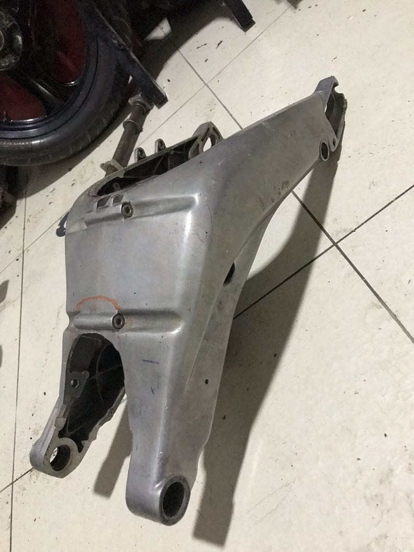 Swing arm aprilia rs125, Auto Accessories on Carousell