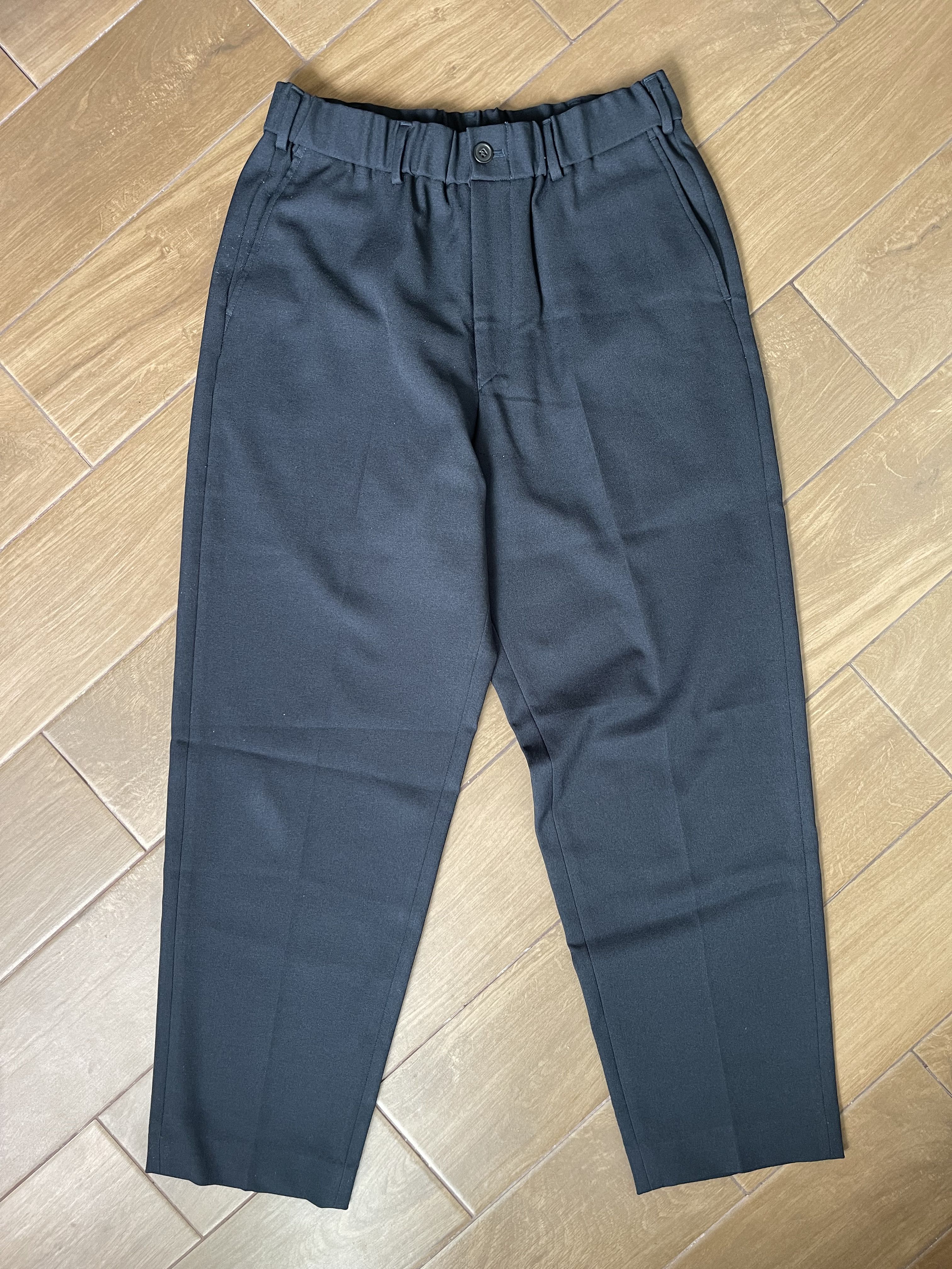 Uniqlo U wide fit tapered pants FW20, Men's Fashion, Bottoms, Trousers ...