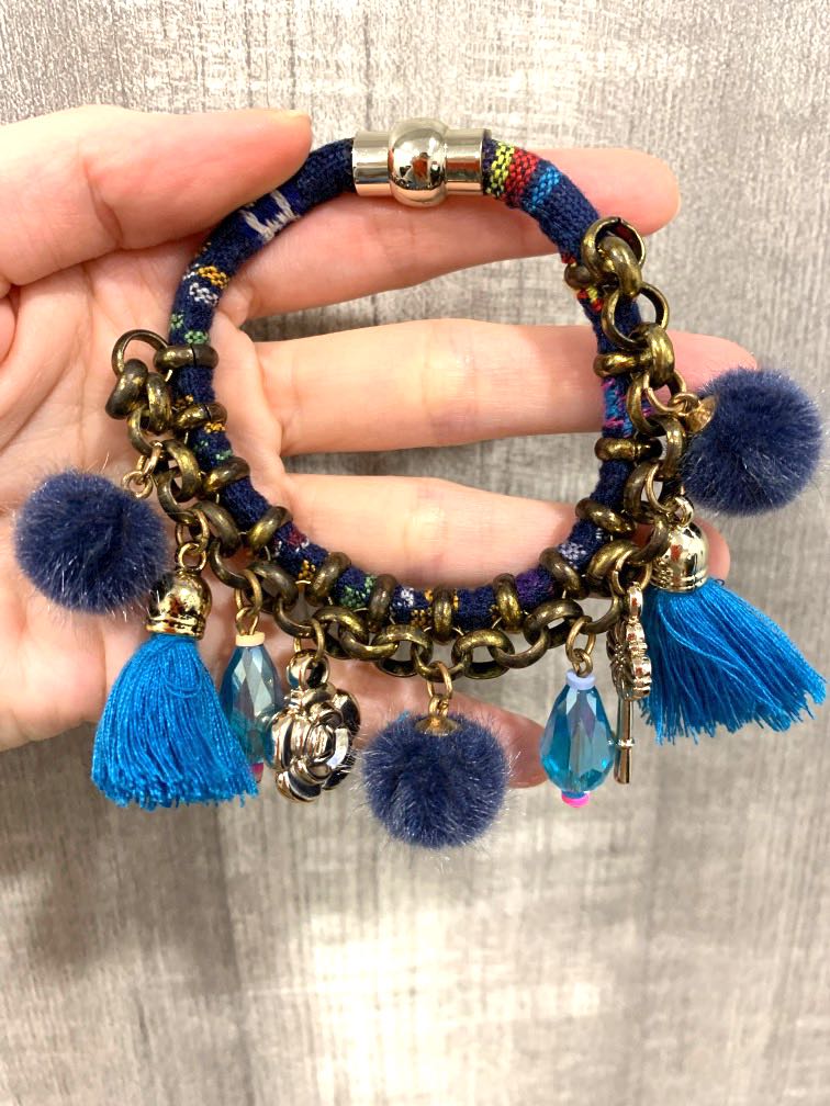 Vintage pom pom bracelet top