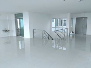 (Category: ) located in . Submitted by agenm (Listing ID 1160898110, Image 1). Description: .