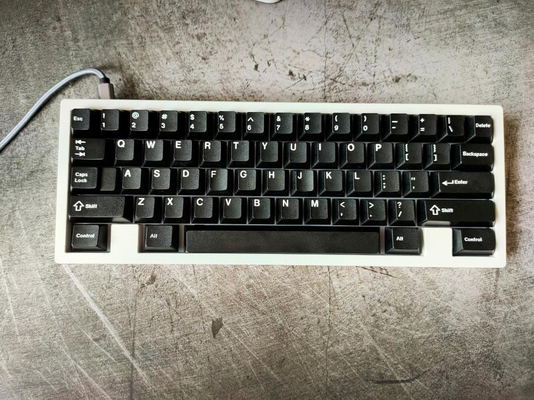 WTT/WTS 60 custom keyboard w banana split, Computers & Tech