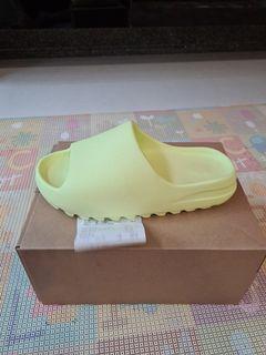 Yeezy slides glow green US9