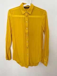 (Category: ) located in . Submitted by shu.wardrobe (Listing ID 1160922607, Image 1). Description: .