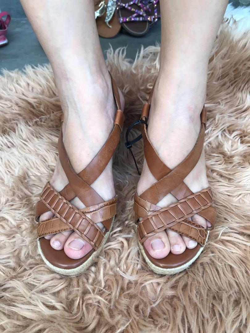 Antonio melani hot sale wedges