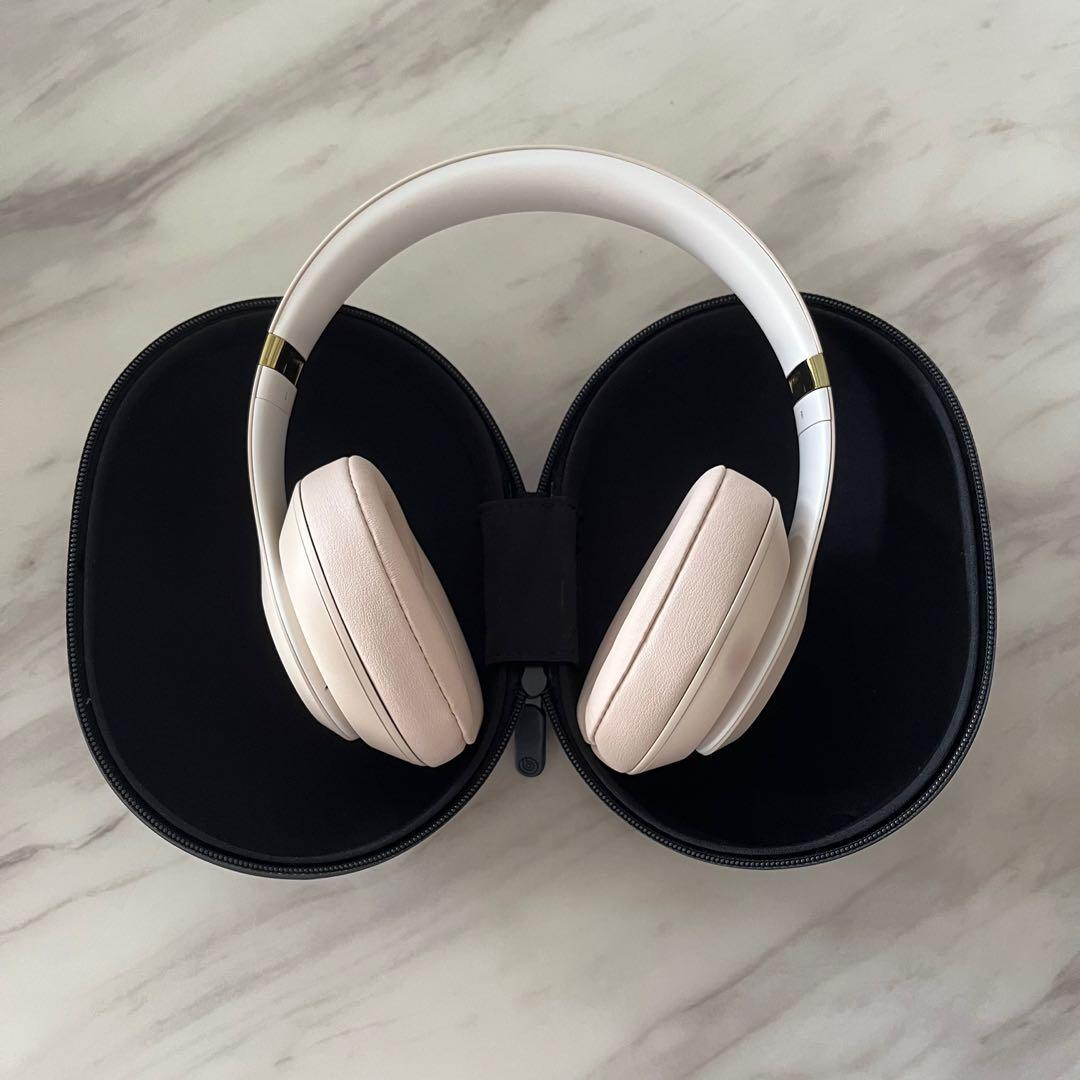 beats Studio3 Wireless Noise Cancelling OverEar Headphones in Desert Sand, Audio, Headphones