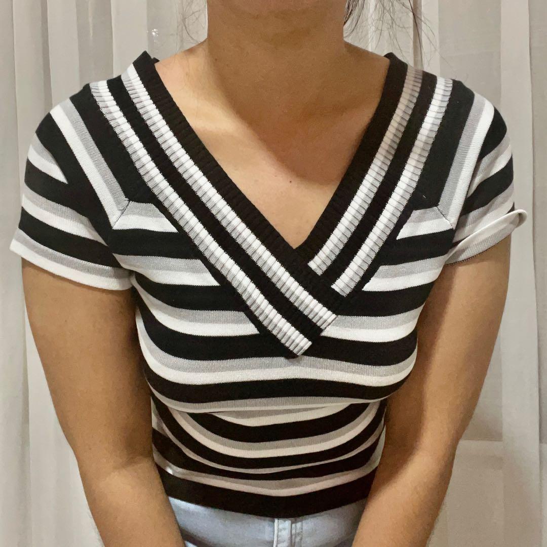 Black and White Striped Top (Category: Others Tops) located in Cavite. Submitted by daniellethings (Listing ID 1161194376, Image 3). Description: ~ fits up to small frames ~ knitted fabric.