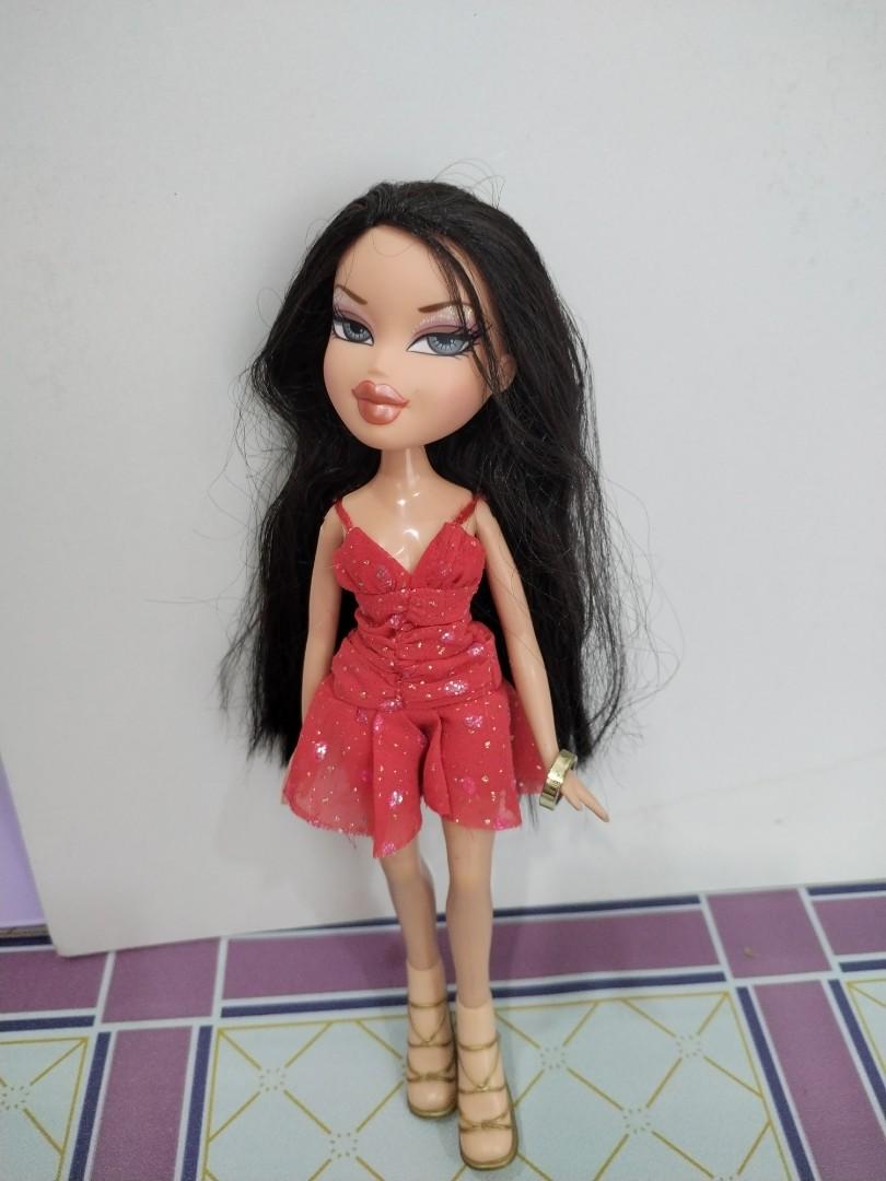 Bratz with red dress