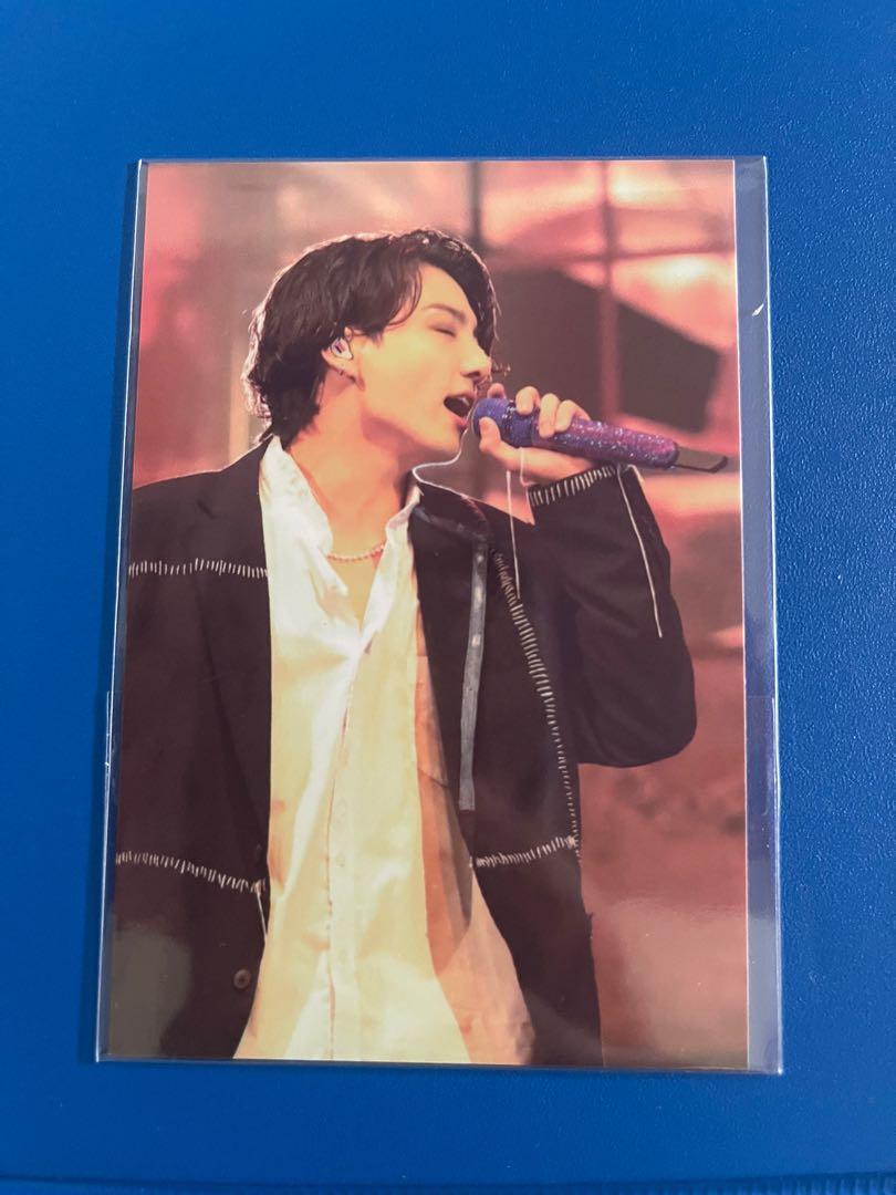 BTS jungkook mic badge pc, Hobbies & Toys, Memorabilia & Collectibles