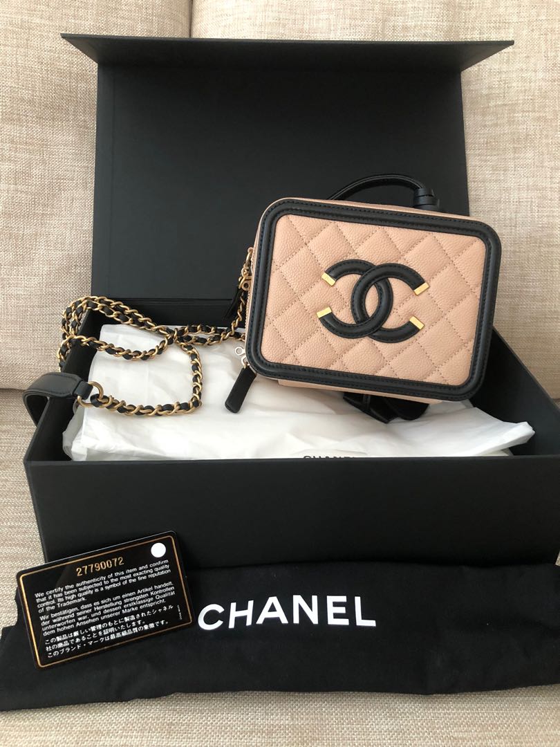 Chanel cc filigree vanity case bag (small), Luxury, Bags & Wallets