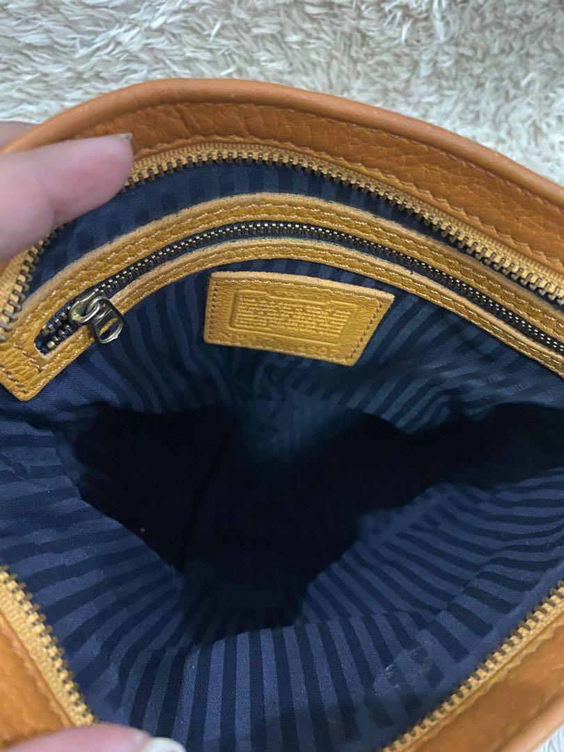 Coach (Kategori: Tas & Dompet) berada di Bekasi. Dikirim oleh prelovedbun7 (ID iklan 1161112533, Gambar 3). Deskripsi: Kulit asli lngkp card .
