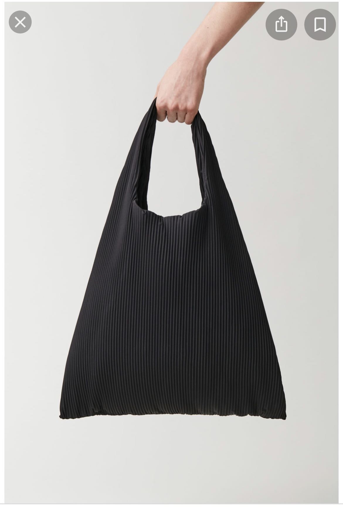 Cos pleated bag, 女裝, 手袋及銀包, Tote Bags - Carousell
