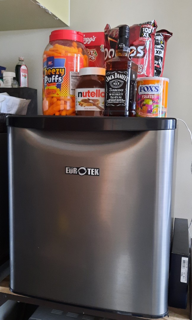 Eurotek Refrigerator 1.8 cu, TV & Home Appliances, Kitchen Appliances