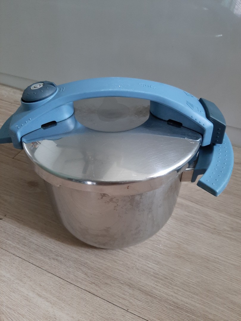 Fissler 8 litre Pressure Cooker, TV & Home Appliances, Kitchen