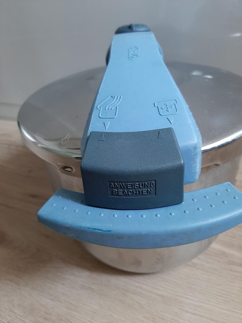 Fissler 8 litre Pressure Cooker, TV & Home Appliances, Kitchen