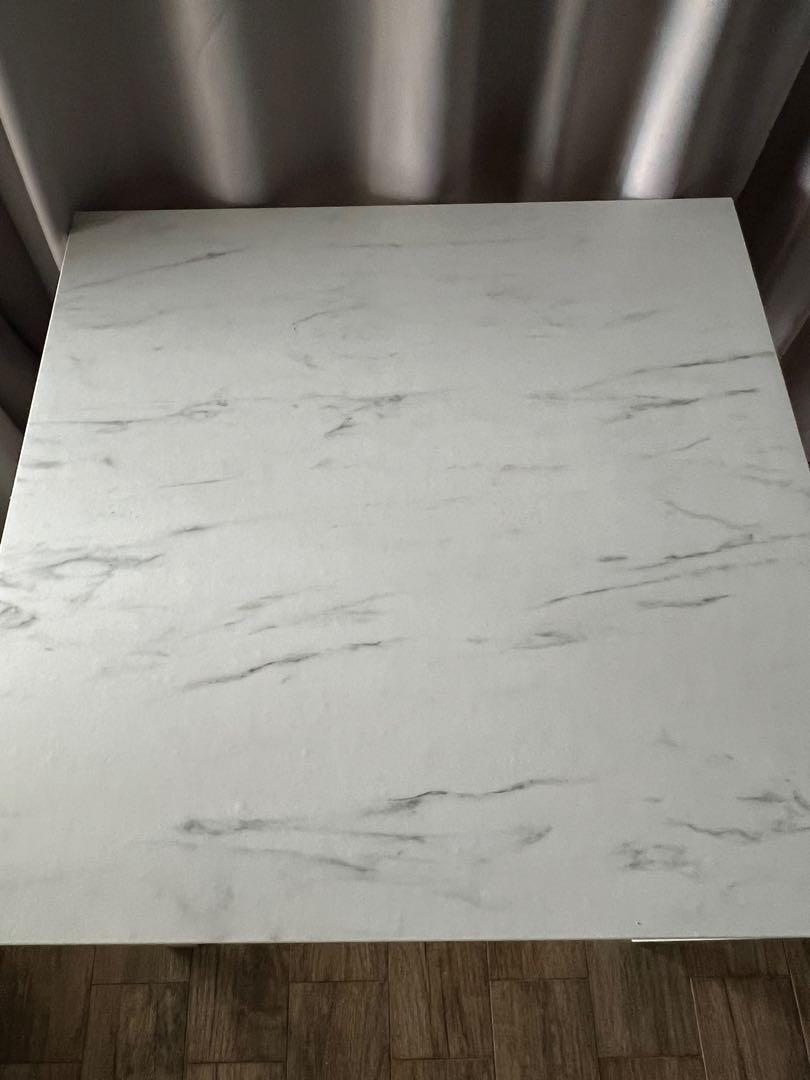Ikea Marble Look Table, 傢俬＆家居, 傢俬, 桌子 Carousell