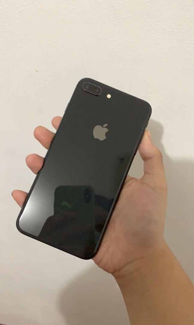 iPhone 8 Plus Space Gray 64 GB UQ mobile