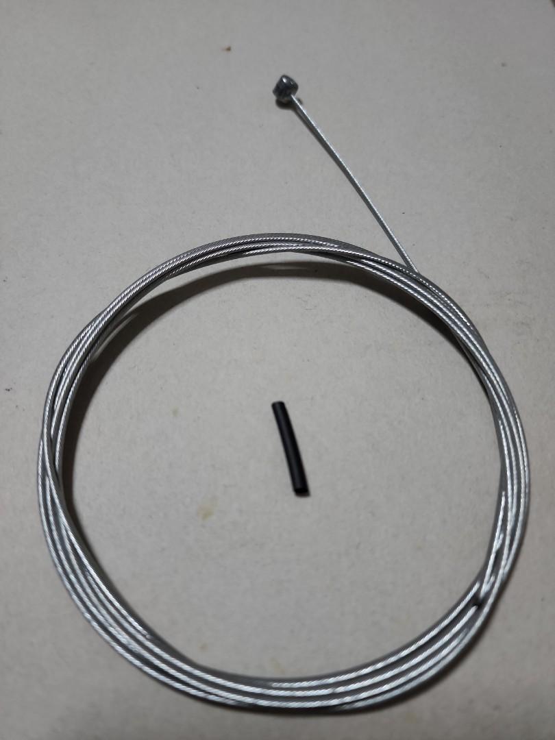 Jagwire Basic MTB Brake Cable (Category: Parts & Accessories) located in Singapore. Submitted by alsonhere (Listing ID 1119620219, Image 1). Description: *Have Multiple Instock* Jagwire basic universal mtb brake cable. Low-cost, no-nonsense brake cables made from spiral-bound galvanized steel strands. Great for entry-level, low-cost bike repairs. Length : 2m Free 1x end sleeve/cap Additional $0.50 per Jagwire end cap of colour choice shown in pic