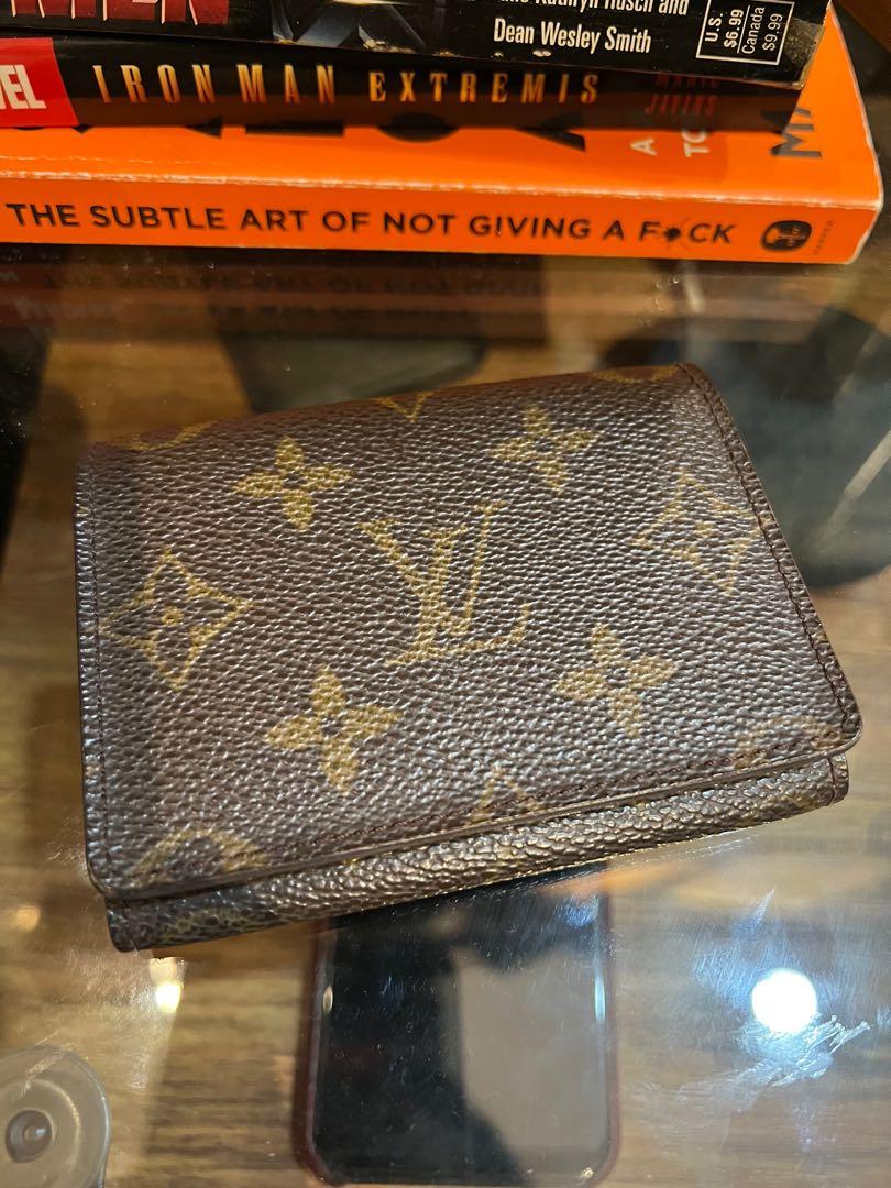 LV card holder envelope (Category: Luxury Bags & Wallets) located in Cavite. Submitted by rraaa32 (Listing ID 1161069655, Image 1). Description: .