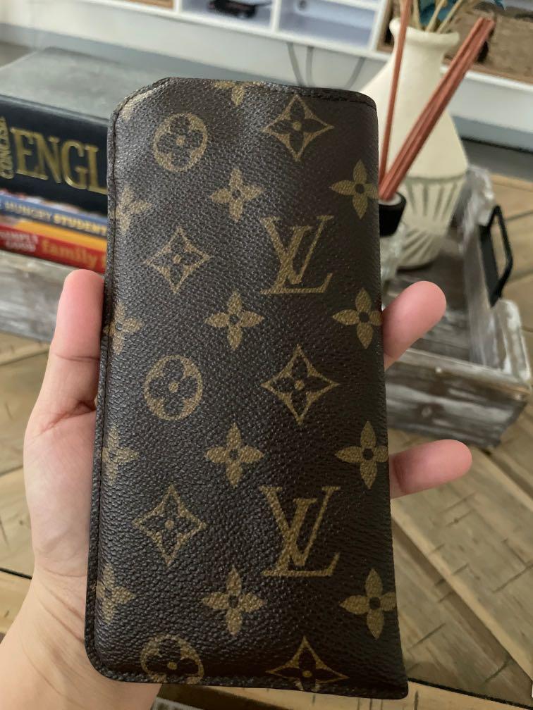 Lv sunglass casw (Category: Luxury Bags & Wallets) located in Pasig City. Submitted by lai08. (Listing ID 1161122893, Image 2). Description: 100% authentic, no inclusions Great condition.