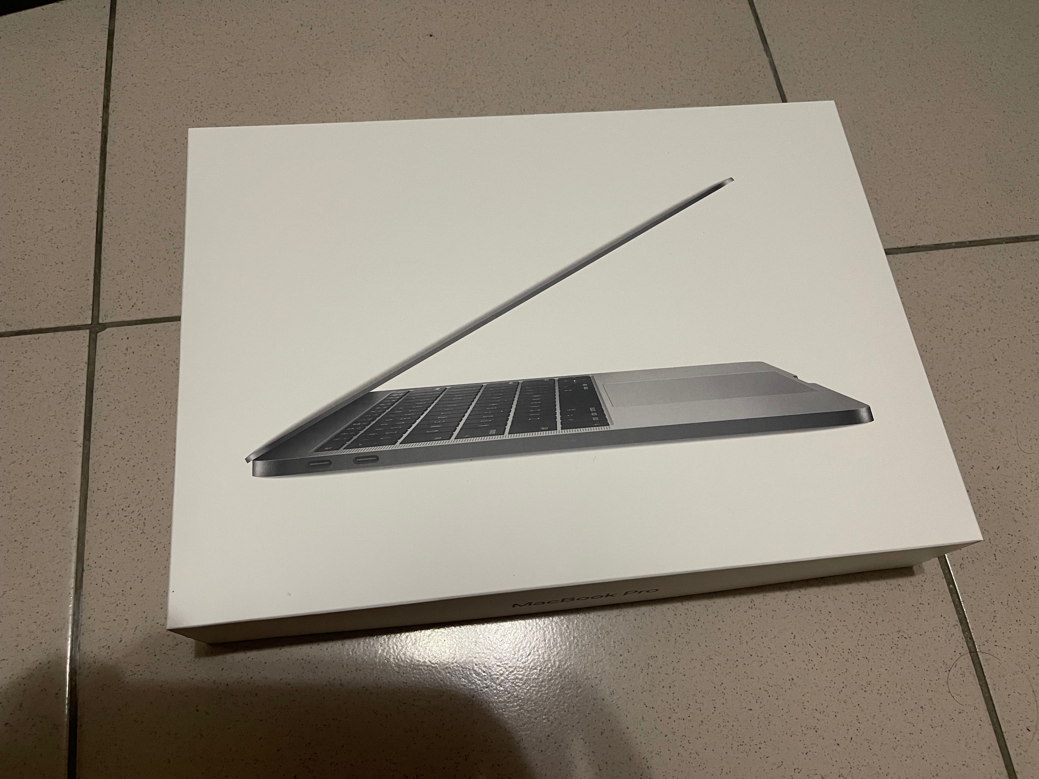 MacBook Pro 空殼。 #22含運, 電腦及科技產品, 桌上電腦或筆記型電腦在