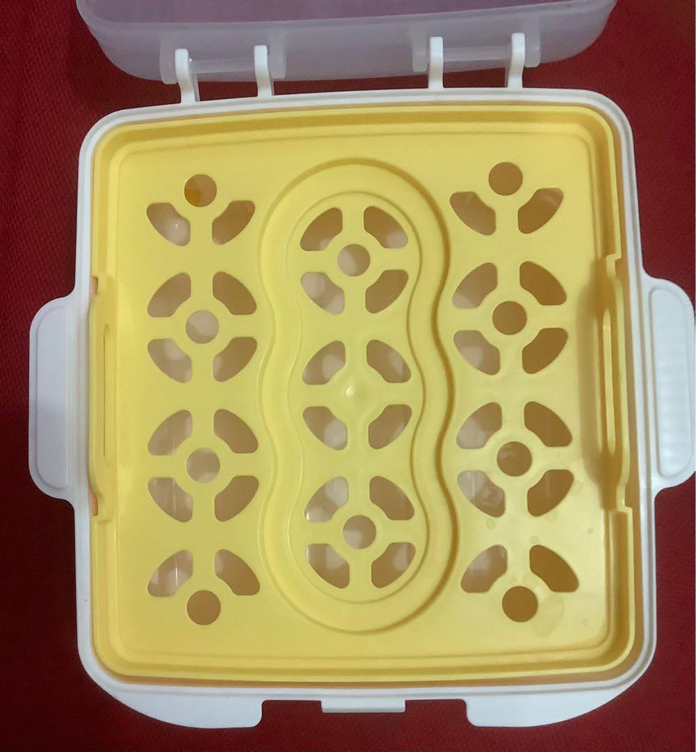 Pigeon Microwavable Sterilizer (Category: Breastfeeding & Bottle Feeding) located in Santa Rosa. Submitted by Jaunty_Point_Crafts (Listing ID 1161241293, Image 1). Description: 2 items available at P300 each location: Sta Rosa City.