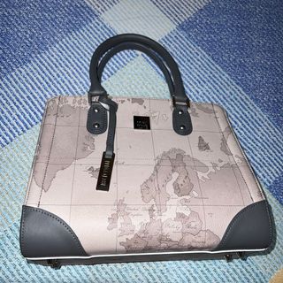 (Category: ) located in . Submitted by classycloset.mnl (Listing ID 1161161999, Image 1). Description: .
