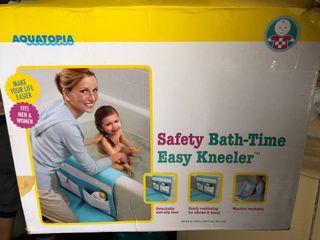Safety bath kneeler