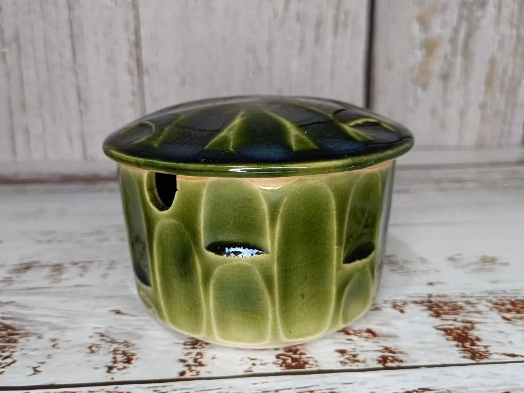Stoneware condiment jar (Category: Other Kitchenware & Tableware) located in Mandaluyong City. Submitted by aishoppe08 (Listing ID 1161169648, Image 1). Description: H5.5cm x D9cm.