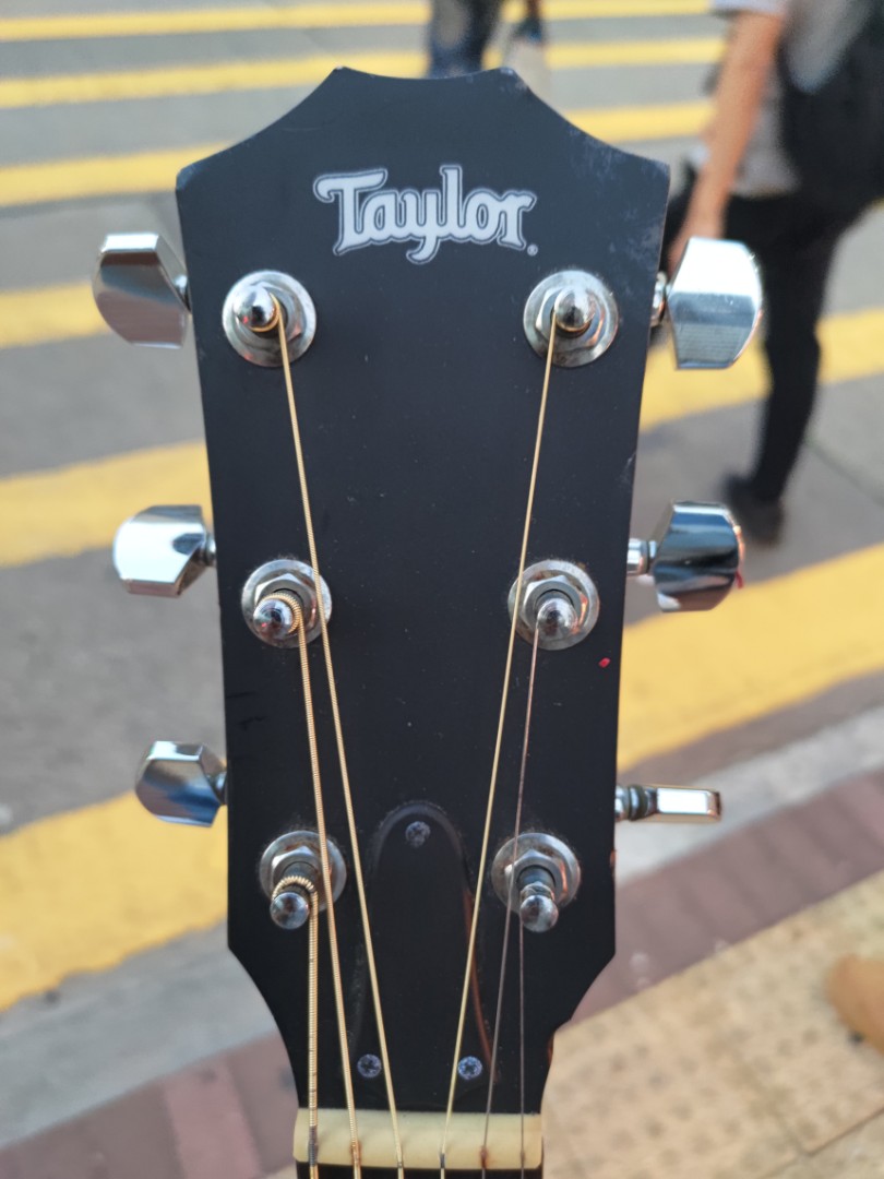 Taylor guitar made in Mexico, 興趣及遊戲, 音樂、樂器 & 配件, 樂器 Carousell