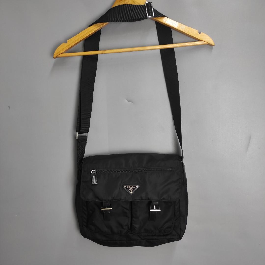 Vintage prada hotsell messenger bag