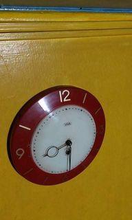 Viva vintage clock