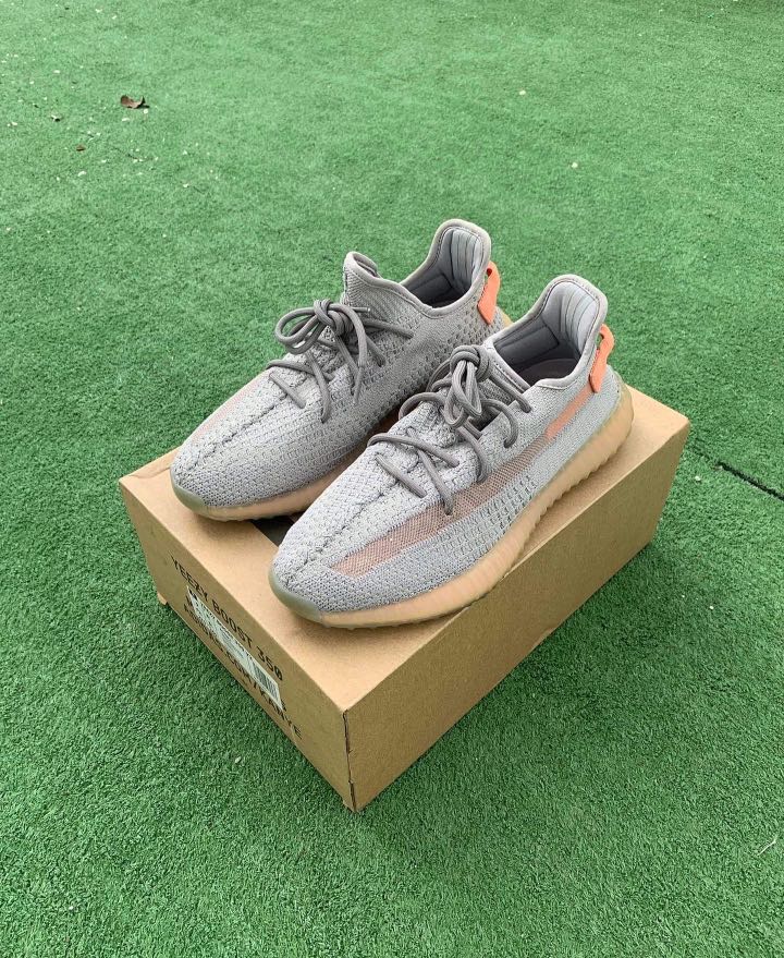 Yeezy Boost 350 v2 True Form (9 US), Men's Fashion, Footwear, Sneakers on  Carousell