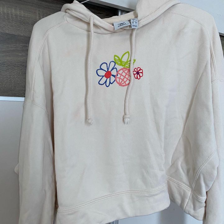 colonia latín Seducir Adidas Floral Hoodie, Women's Fashion, Coats, Jackets and Outerwear on  Carousell
