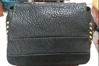 (Category: ) located in . Submitted by bagdbags (Listing ID 1161250061, Image 1). Description: .