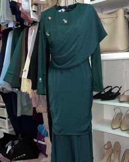 (Category: ) located in . Submitted by mamedwardrobe (Listing ID 1161300324, Image 1). Description: .