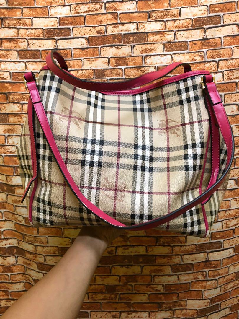 Arriba 69+ imagen how to remove stains from burberry handbags Abzlocal.mx