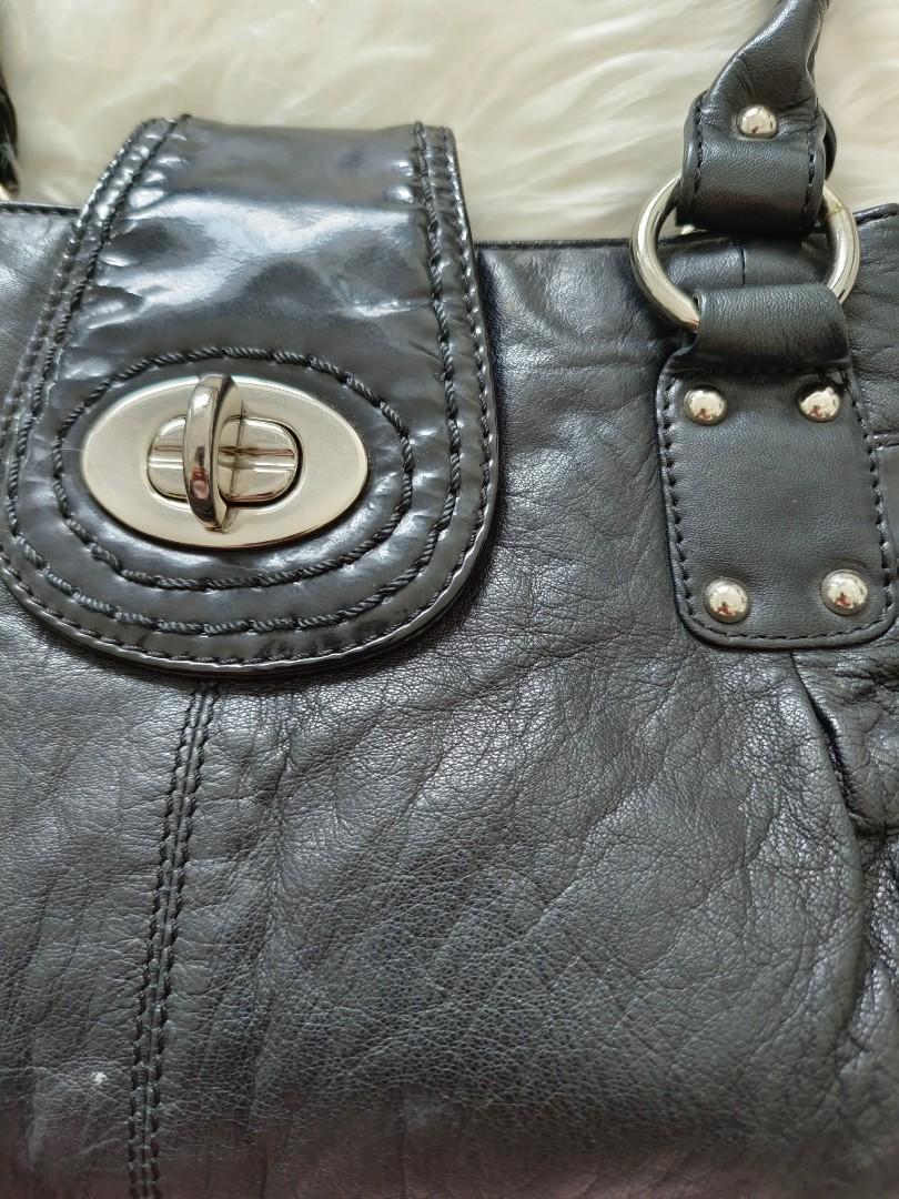 Clark's leather hand bag (Category: Luxury Bags & Wallets) located in Calamba. Submitted by olxph_117192614 (Listing ID 1161422531, Image 2). Description: 100% original Clark's soft Leather pre loved very clean.