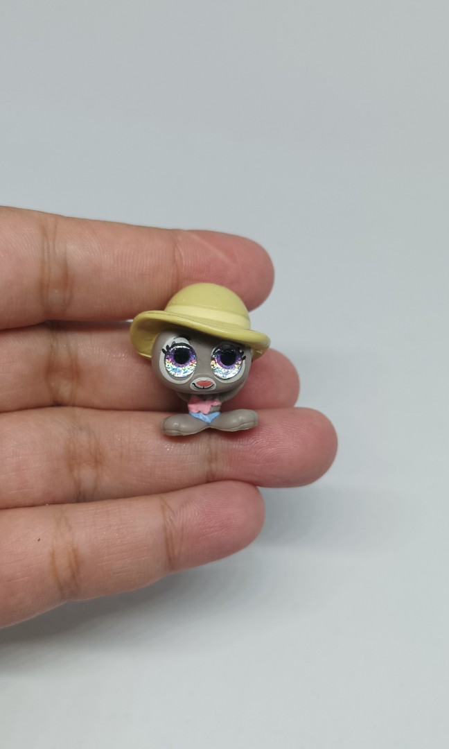 Disney doorables zootopia mini figure, Toys & Collectibles, Mainan di