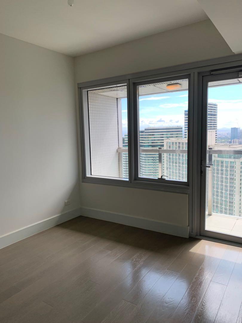 For Sale 1BR-Lincoln Proscenium Rockwell (Category: Apartments & Condos) located in Makati City. Submitted by donangelob (Listing ID 1161383976, Image 1). Description: *Direct Buyers Only* *Direct Buyers Only* *Direct Buyers Only* For Sale Lorraine-Proscenium, Rockwell Makati City Bedroom: 1 Toilet & Bath: 1 Parking: 1 Balcony 54 sqm #Aug2024 *Direct Buyers Only* *Direct Buyers Only* *Direct Buyers Only*.