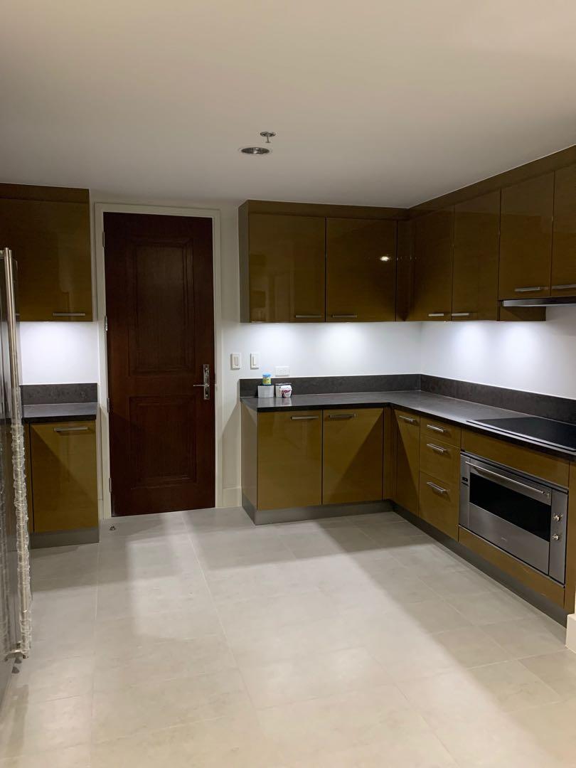 For Sale 3BR-Kirov Proscenium Rockwell (Category: Apartments & Condos) located in Makati City. Submitted by donangelob (Listing ID 1161318082, Image 1). Description: *Direct Buyers Only* *Direct Buyers Only* *Direct Buyers Only* For Sale Kirov, Proscenium- Rockwell Makati City Bedroom: 3 Toilet & Bath: 3.5 Parking: 2 Utility Room Balcony 224 sqm #Aug2024 *Direct Buyers Only* *Direct Buyers Only* *Direct Buyers Only*.