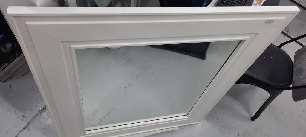 Harvey Norman Large Heavy Wood Frame Mirror (Category: Mirrors) located in Muntinlupa City. Submitted by aussie.surplustore (Listing ID 1161312323, Image 2). Description: Harvey Norman Large Heavy Wood Frame Mirror 100 cm x 90 cm Surplus from Australia With minor marks and scratches on frame Price: P4,500 📌 Items are from Australia SURPLUS/USED or MALL PULL OUT Tested and Working 📍MODE OF PAYMENT: GCash or Bank Transfer NO COD TRANSACTION Payme