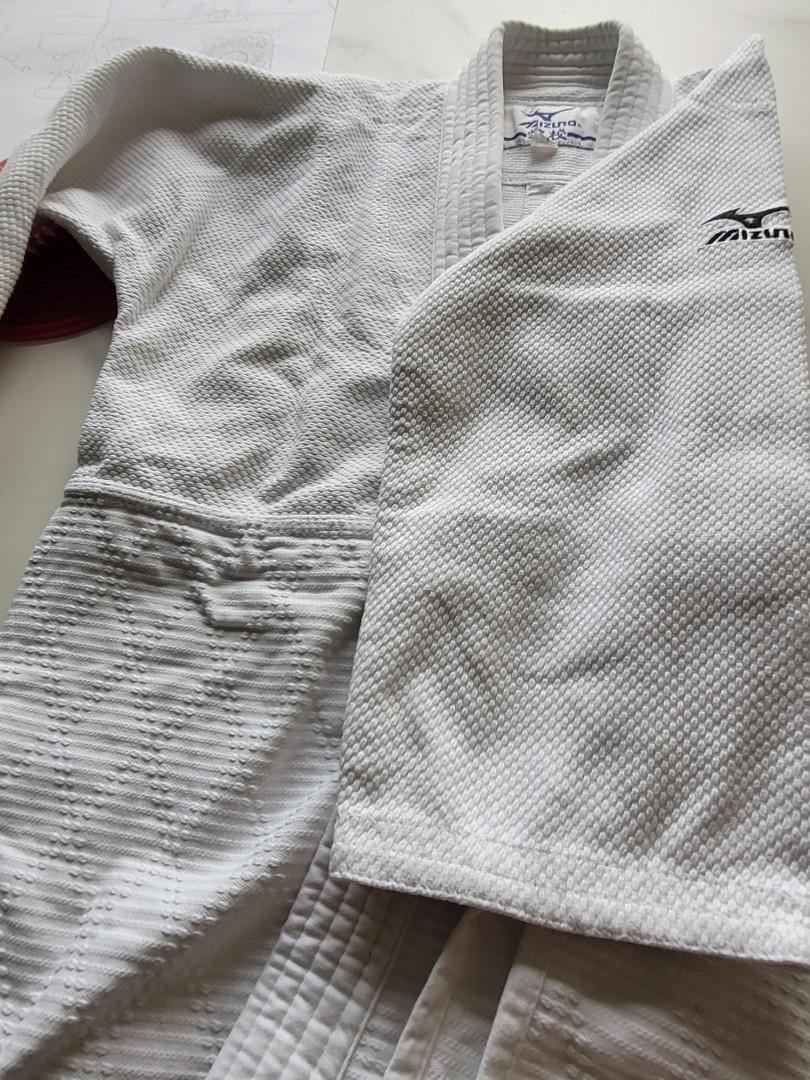 Judo Gi Mizuno Size 150, Sports Equipment, Other Sports Equipment and
