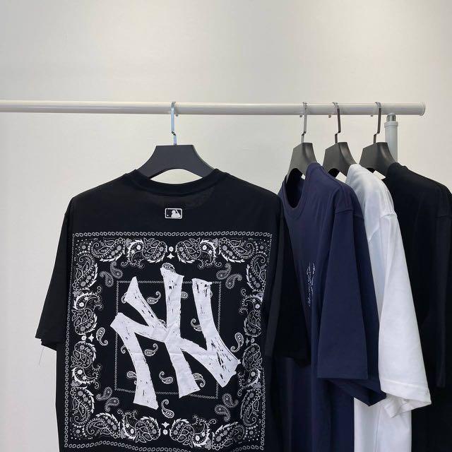 MLB NY Yankees Paisley Back Logo Tee White