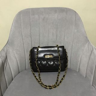 (Category: ) located in . Submitted by shopgalore. (Listing ID 1161345054, Image 1). Description: .