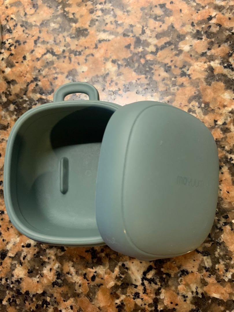 Moyuum pacifier case (Category: Soothers & Pacifiers) located in Makati City. Submitted by maryrl16 (Listing ID 1161269737, Image 2). Description: .
