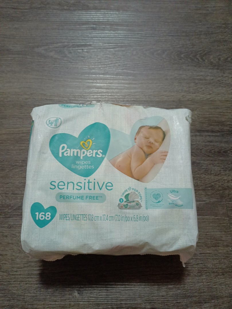 Pampers wet wipes, Babies & Kids, Bathing & Changing, Baby Toiletries