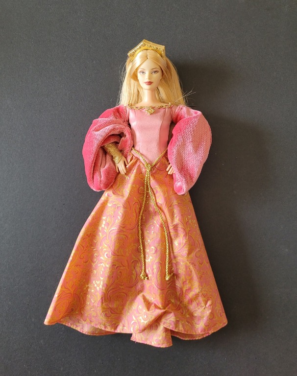 Princess of england barbie top