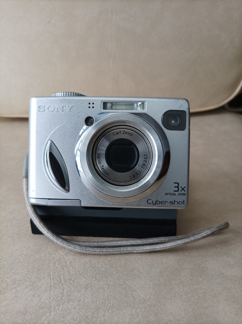 SONY CYBERSHOT DSC W7, Photography, Cameras on Carousell